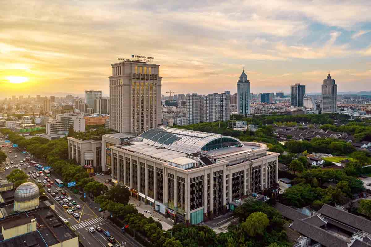 Wyndham Hotel Furniture Project Service Guide: FF&E Manufacturer One-Stop Solution